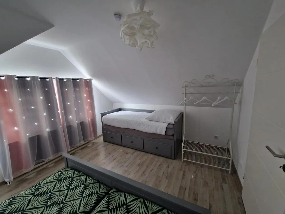 Schicke Neue Ferienwohnung Bremen